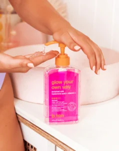 B.Tan – Glow your own way 437ml, Διαφανές Self tan gel κανονικής έντασης μαυρίσματος